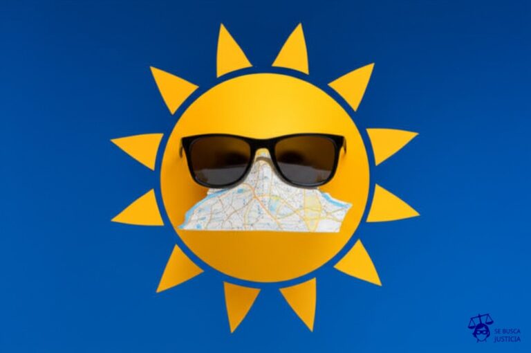 Un sol con gafas de sol y un mapa de contorno de una ciudad sombreado parcialmente. Representa: Cláusulas que limitan la cobertura en ciertos horarios o zonas