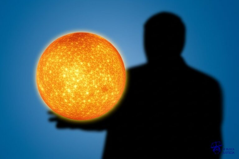 Un sol sonriente con una gran sombra oscura detrás, que se extiende de forma amenazante. Representa: Registro de llamadas sin informar a los interlocutores