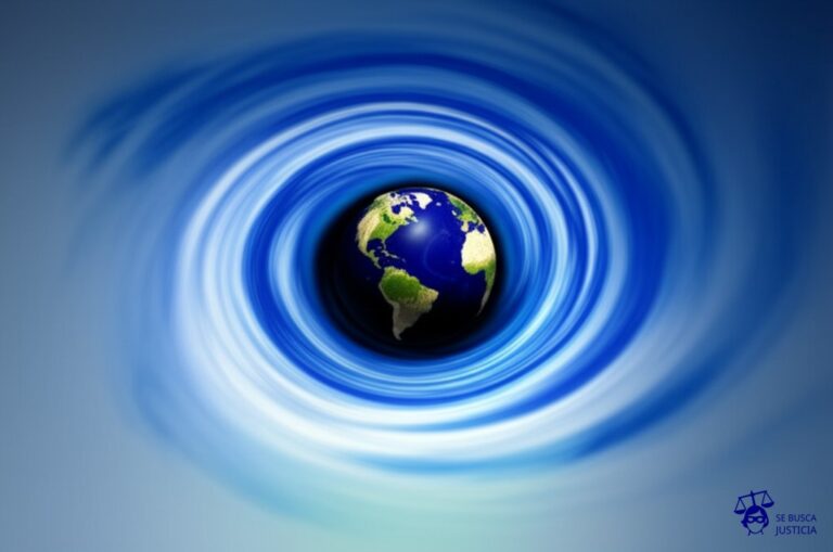 Un gran agujero negro tragándose un globo terráqueo, dejando solo un pequeño y deformado residuo. Representa: Fallo de cobertura en un seguro de responsabilidad civil por la supuesta exclusión de daños morales". El tercero damnificado exige la cobertura total de su reclamo. El mecanismo legal es la interpretación del contrato y la aplicación del principio de reparación integral del daño