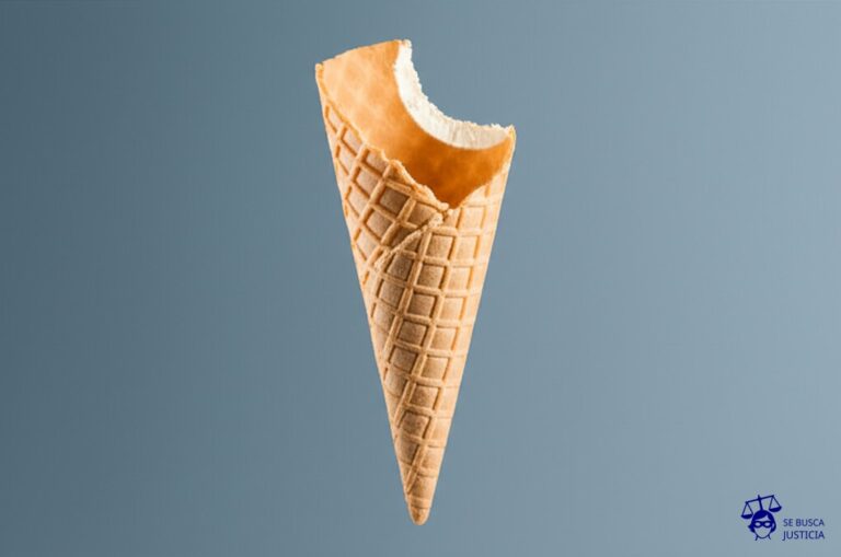 Un brillante y apetitoso helado de gran tamaño (publicidad) que, al darle la primera mordida, resulta ser un simple y pequeño cucurucho vacío. Representa: Una agencia de viajes ofrece publicidad engañosa sobre un destino o paquete turístico que difiere significativamente de la realidad al llegar al lugar defraudando las expectativas del viajero.